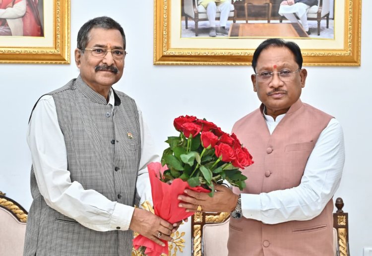 *मुख्यमंत्री श्री विष्णु देव साय से छत्तीसगढ़ राज्य पुलिस जवाबदेही प्राधिकरण के नव पदस्थ सदस्य श्री राजीव श्रीवास्तव ने की सौजन्य भेंट*